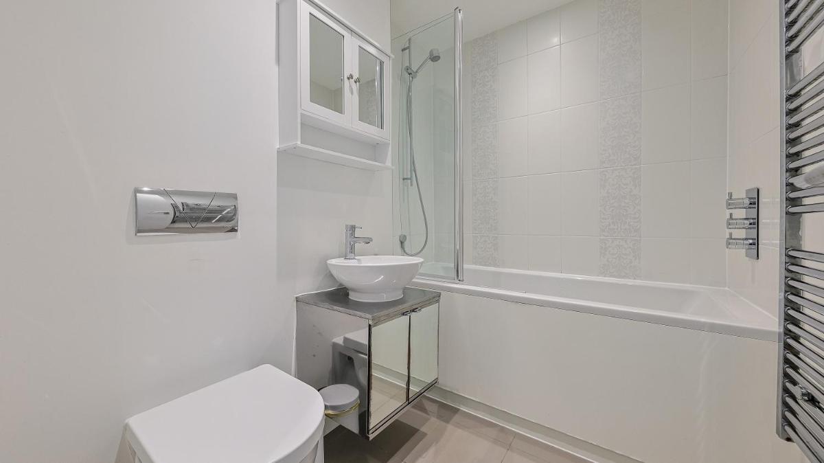Central Brixton Apartment - Pass the Keys - Housity