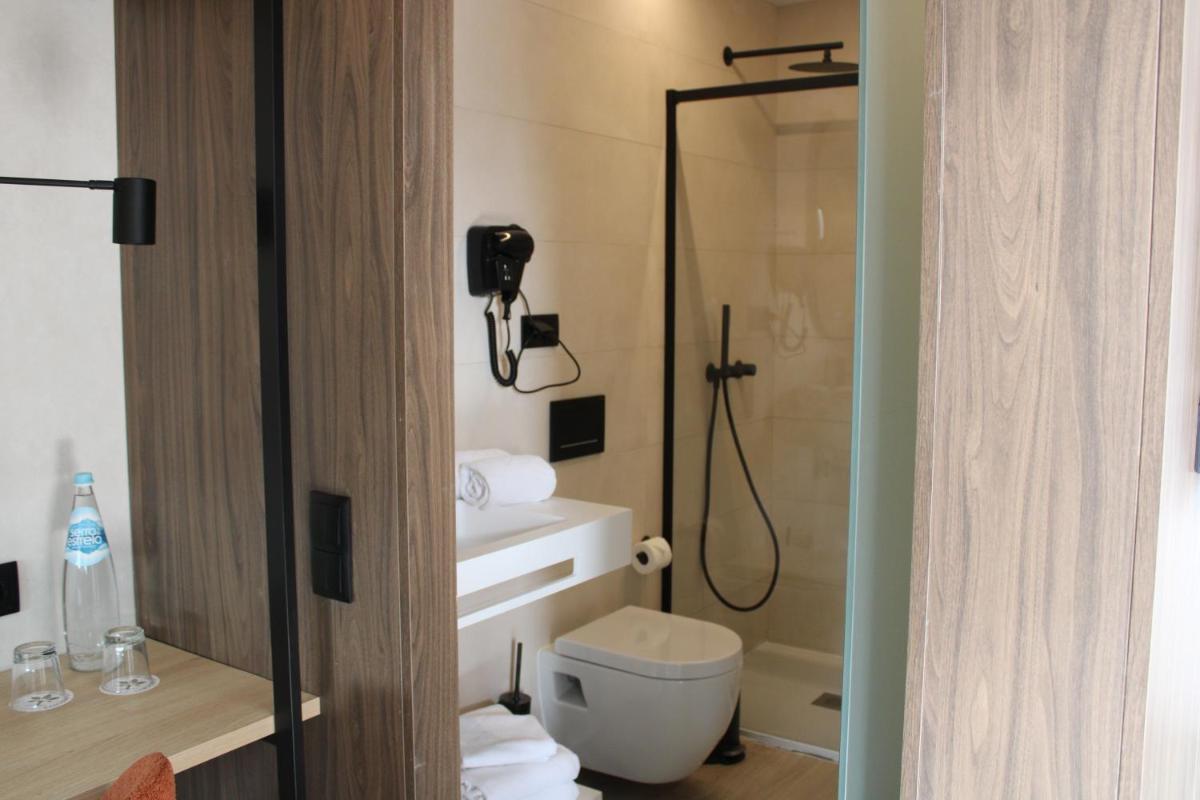 Uma casa de banho em AP Maria Nova Lounge - Adults Friendly