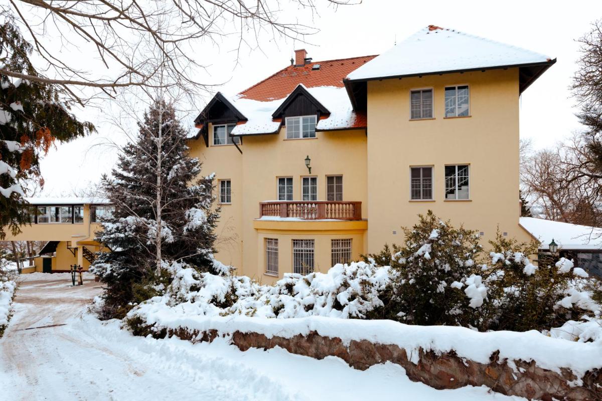 Fried Kastély Hotel Simontornya - Housity