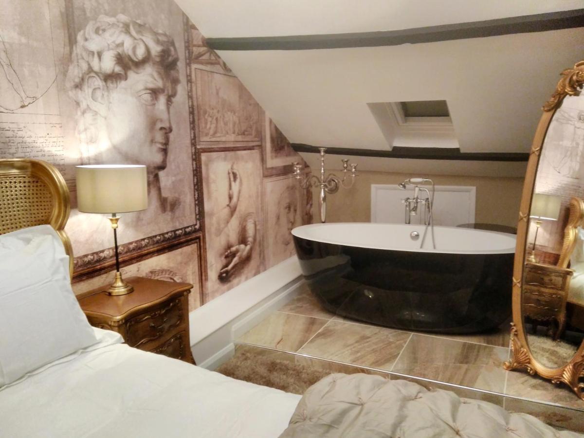 The Town House BnB - Hizvo