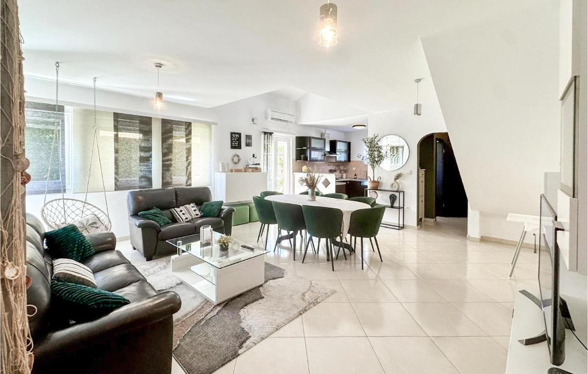 Holiday Home Trilj 15 - Housity