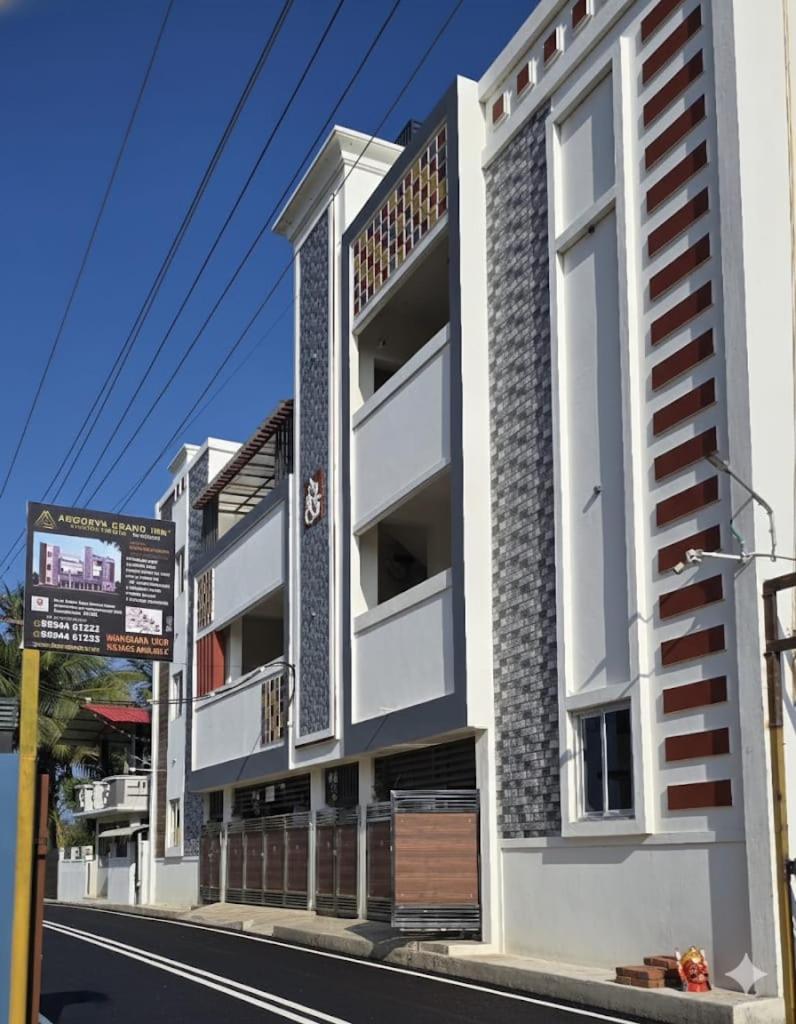 ABOORVA GRAND INN _ HOMESTAY_ ROOMS _RESORT _HOTEL IN KUMBAKONAM - Housity