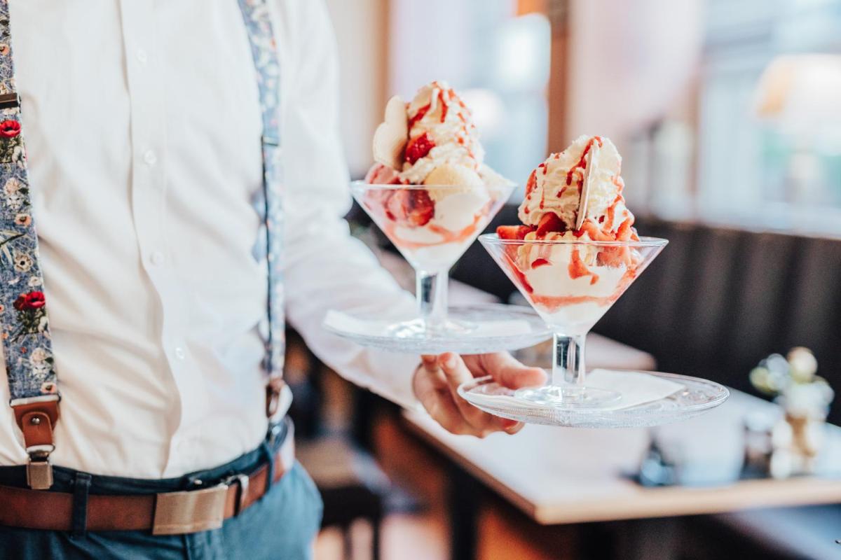 Hotel Am Schlossberg - Housity