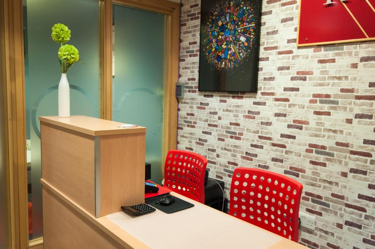 Russell Scott Backpackers Hostel - Housity