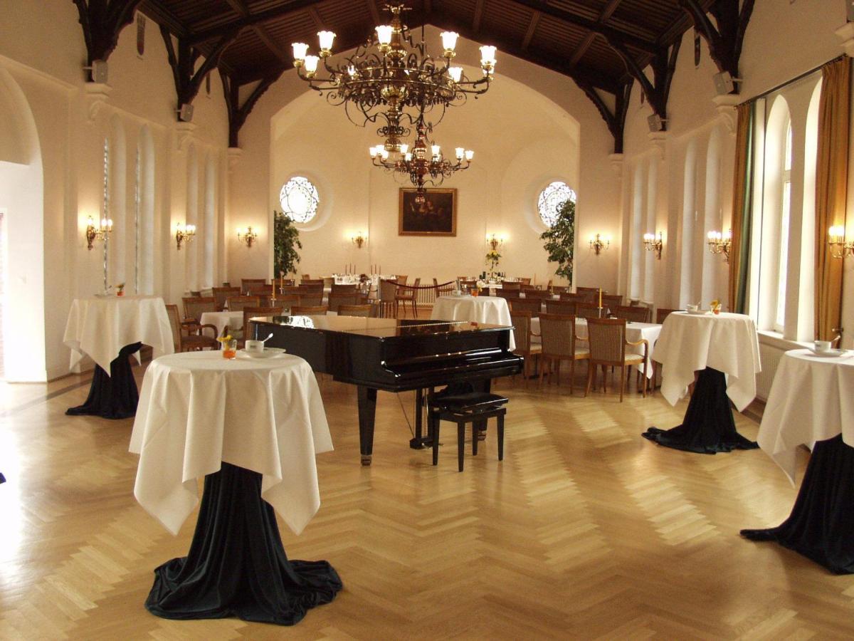 Hotel Altes Gymnasium - Housity