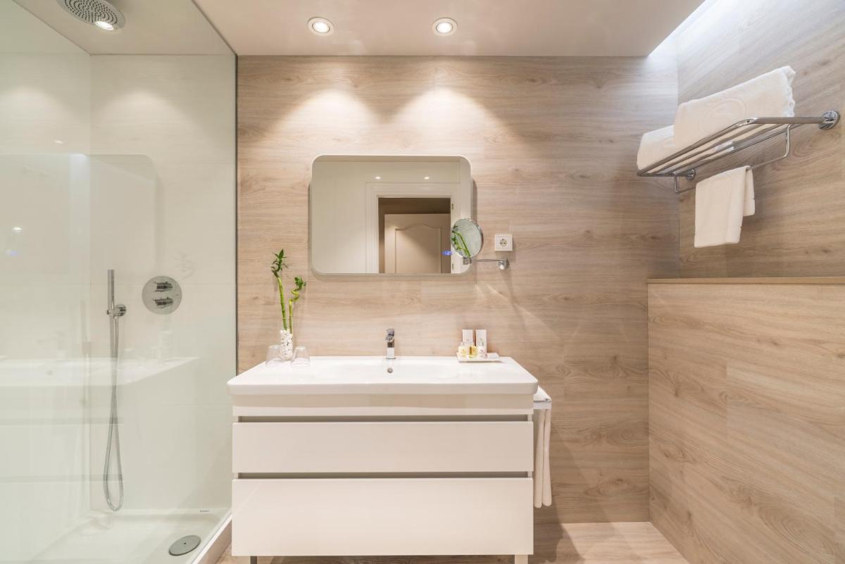 Un baño de Sallés Hotel Pere IV