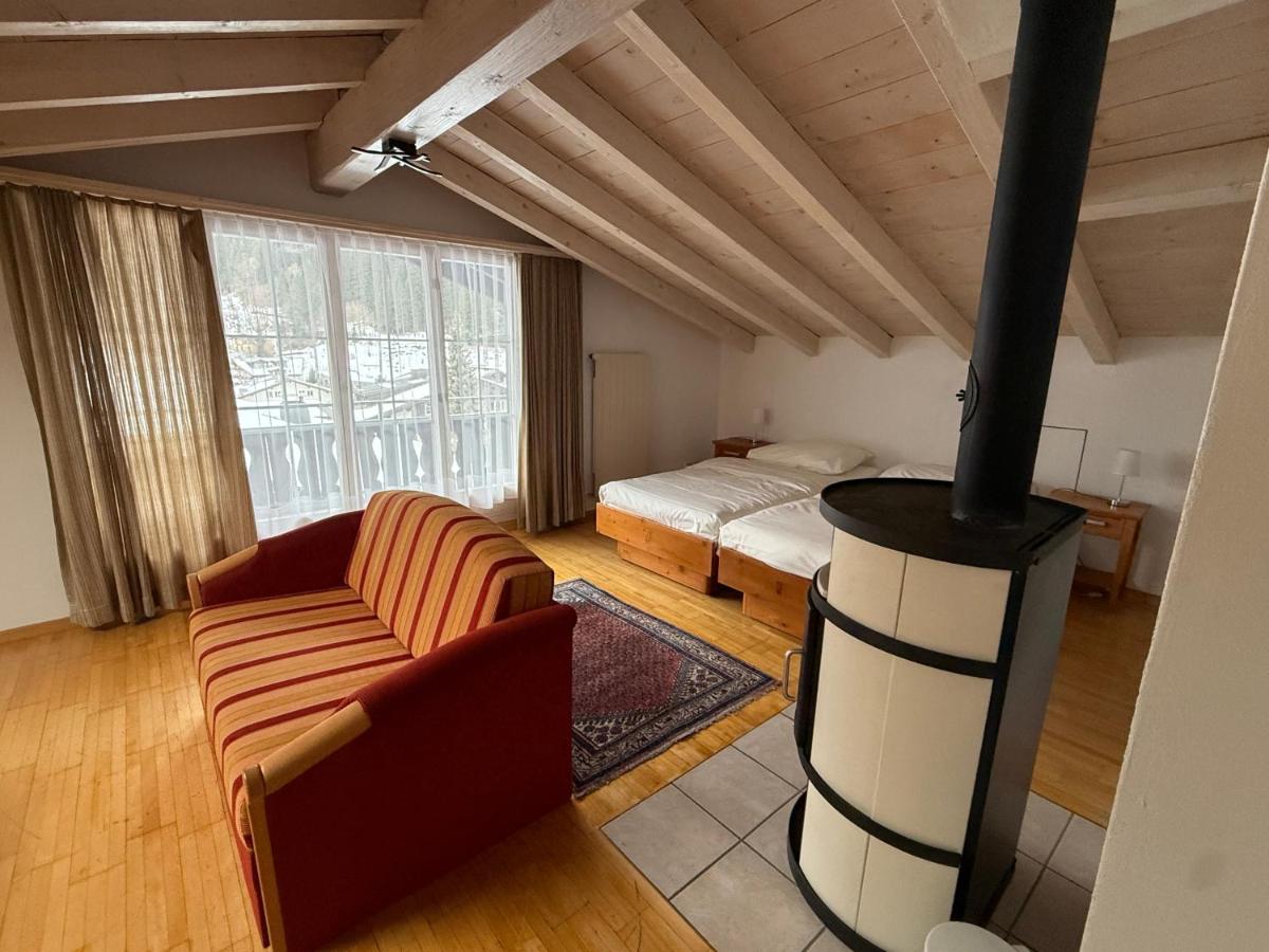 Cresta Hotel - Housity