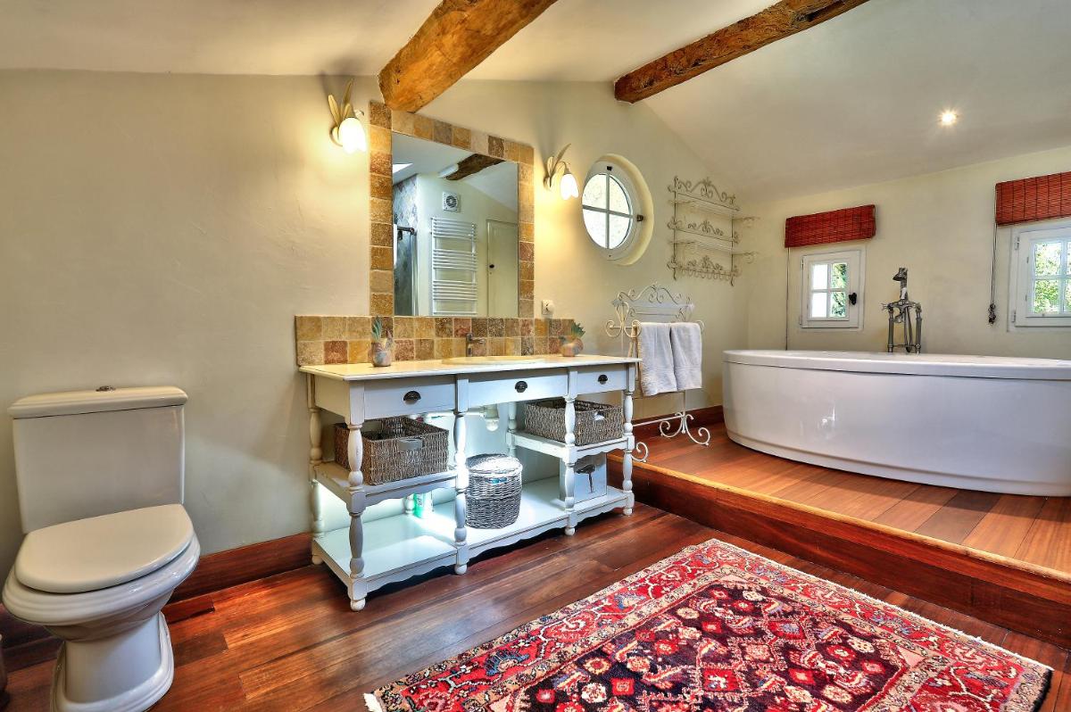 Chambre d'hôtes spacieuse, salle de bain privative - Housity