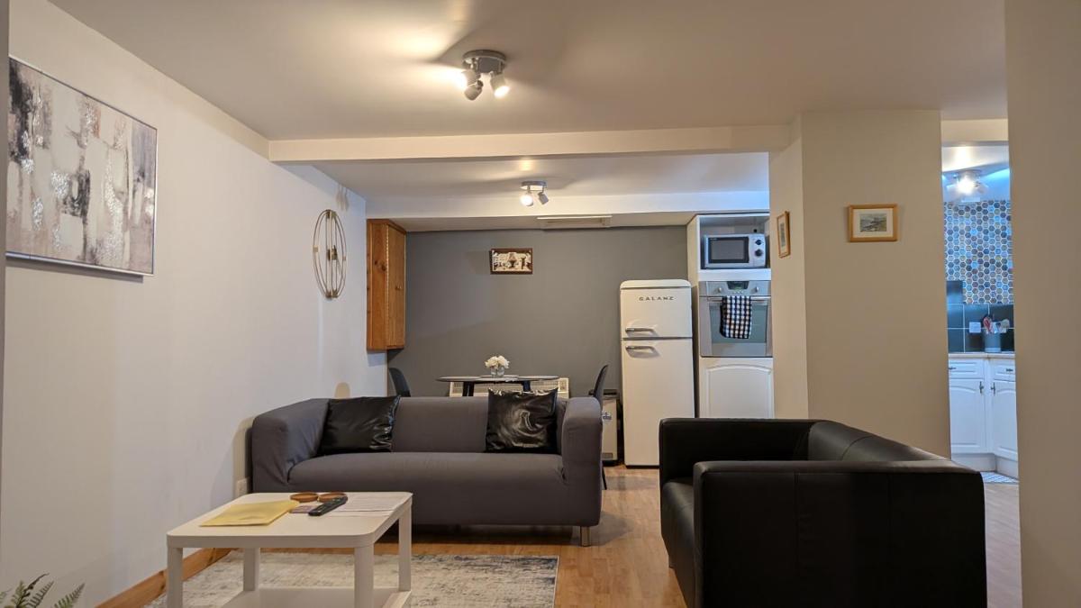 One bedroom self-contained accommodation - Housity