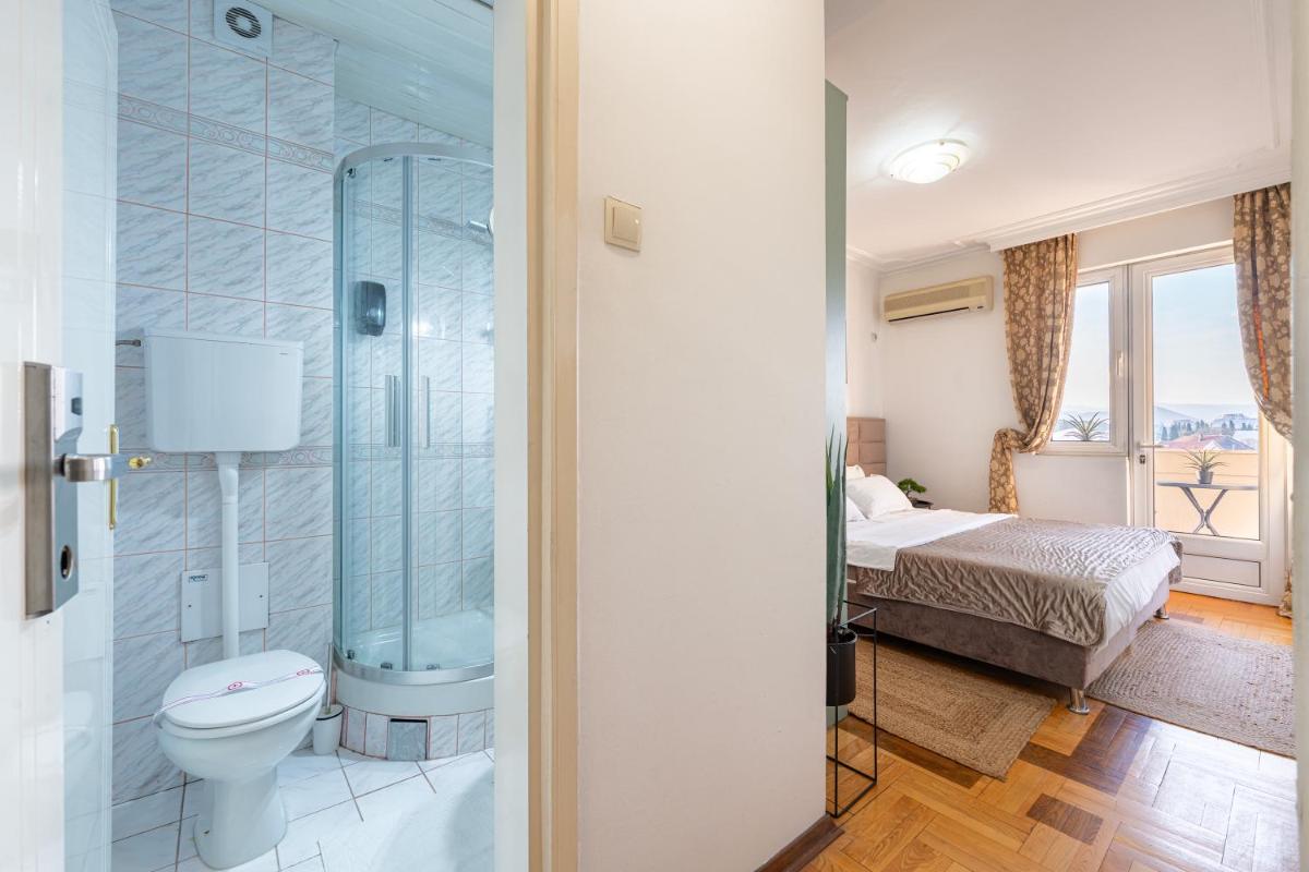 Hotel Bojatours - Housity