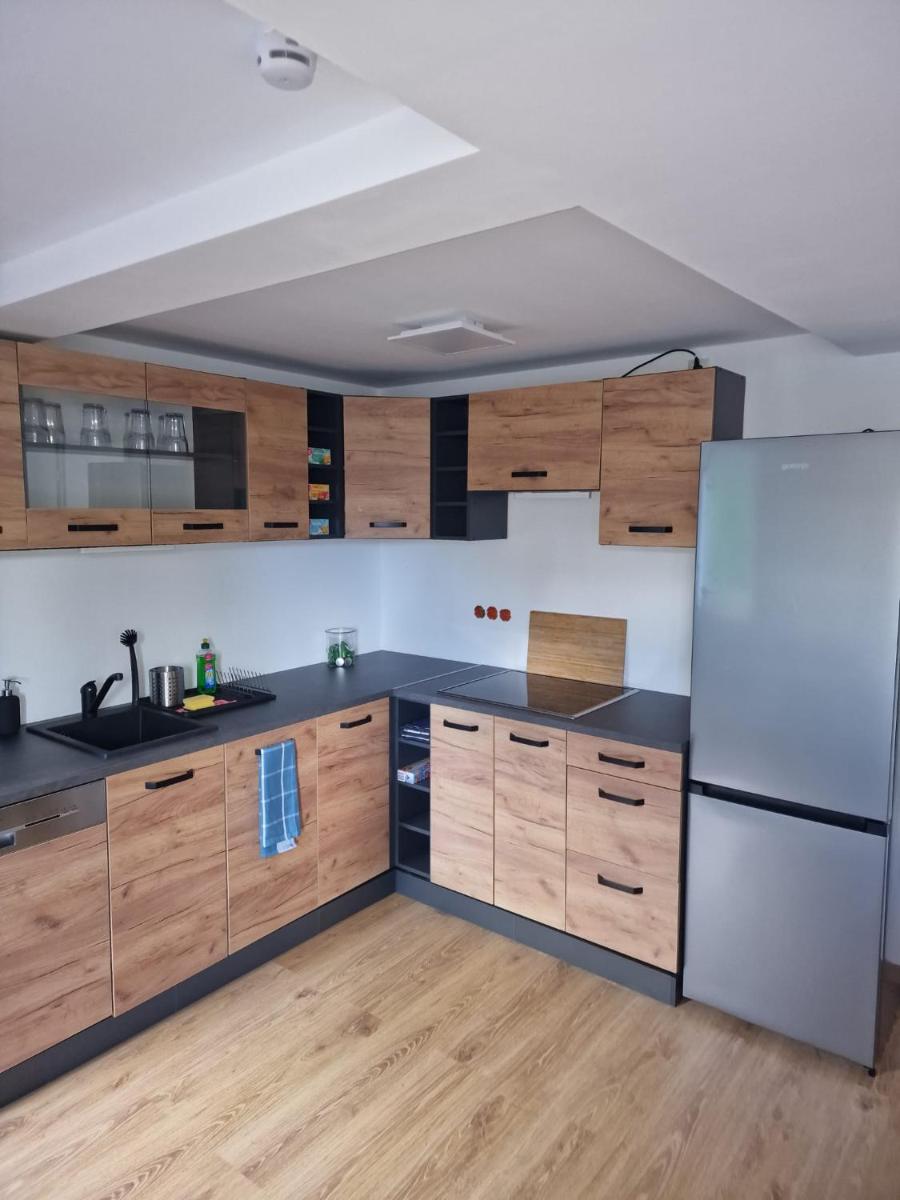 Großzügige Ferienwohnung in Stadtilm, WLAN, Küche und Bad - Housity
