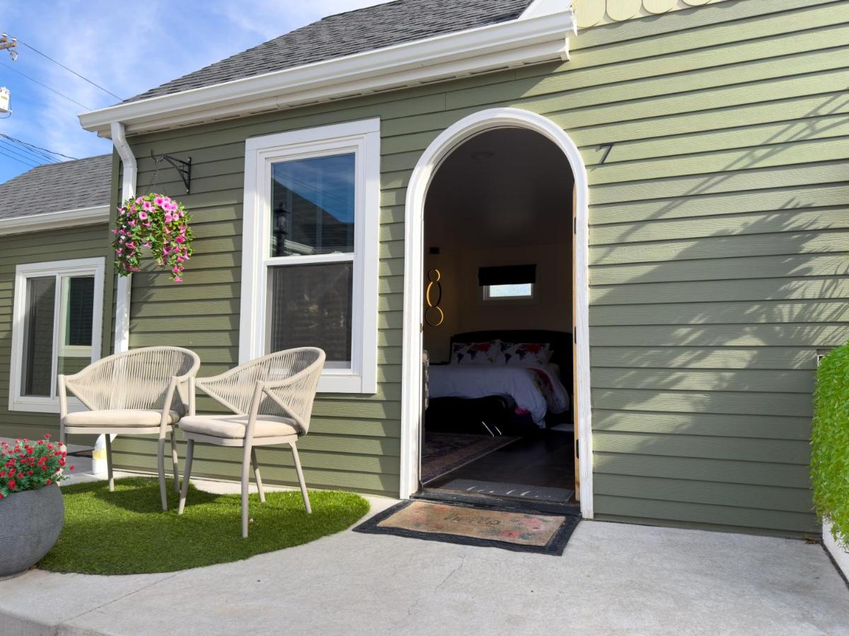EO Bungalows, Black Hills - Housity