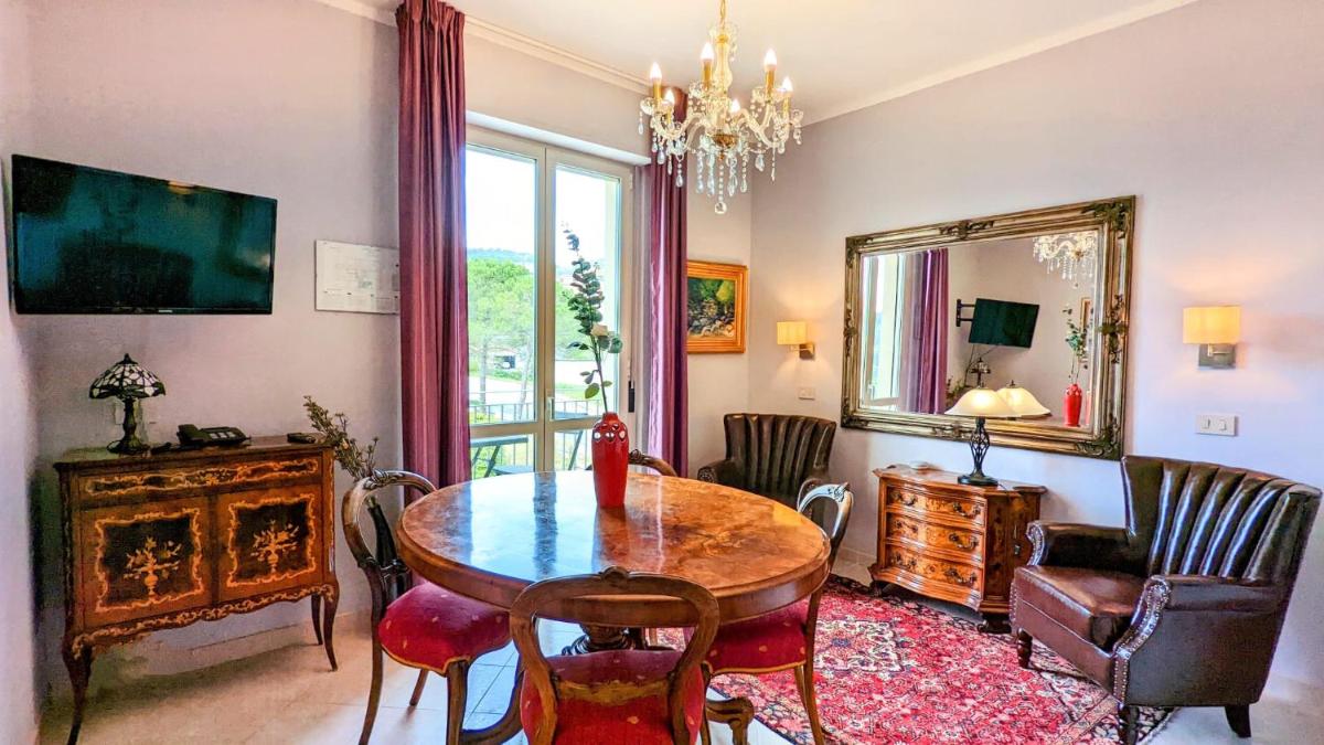 Arts Club Suite & Spa - Housity