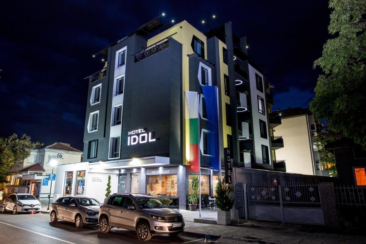 Hotel Idol - Housity