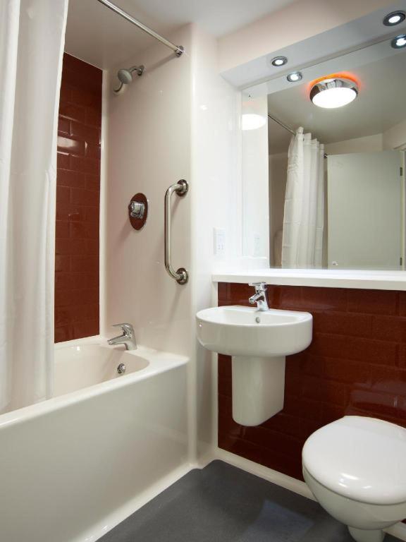 Travelodge Loughborough Central - Housity