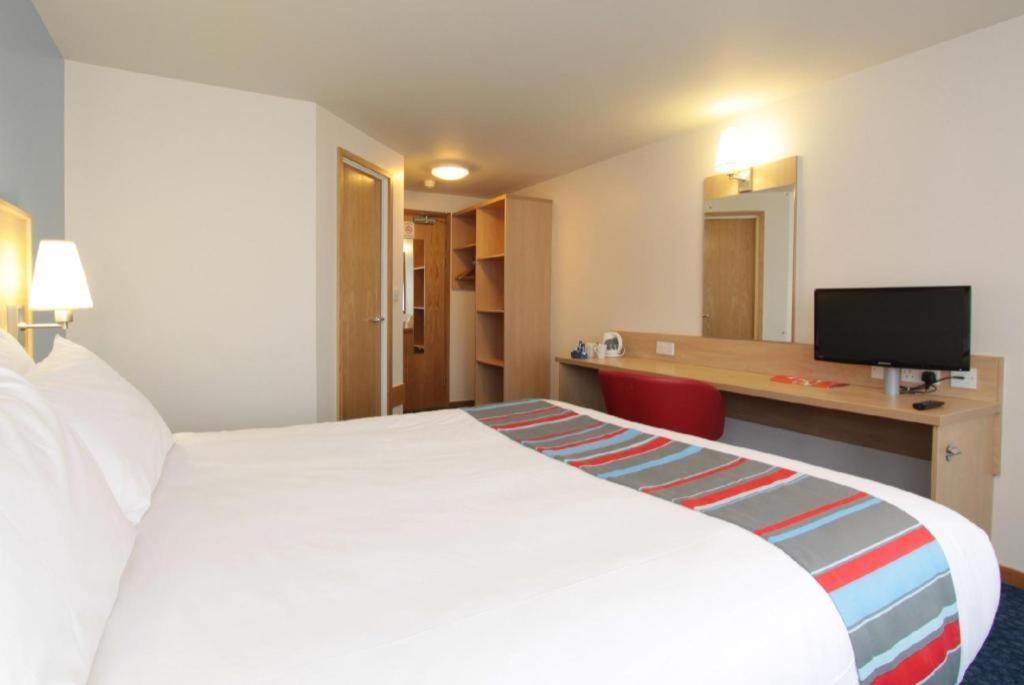 Travelodge Kinross M90 - Housity