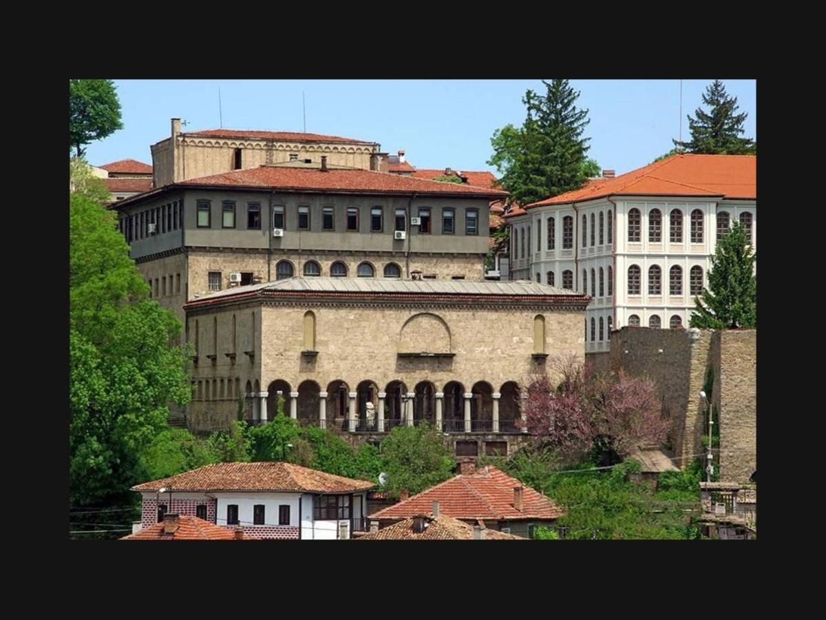 The Red Konak - Housity