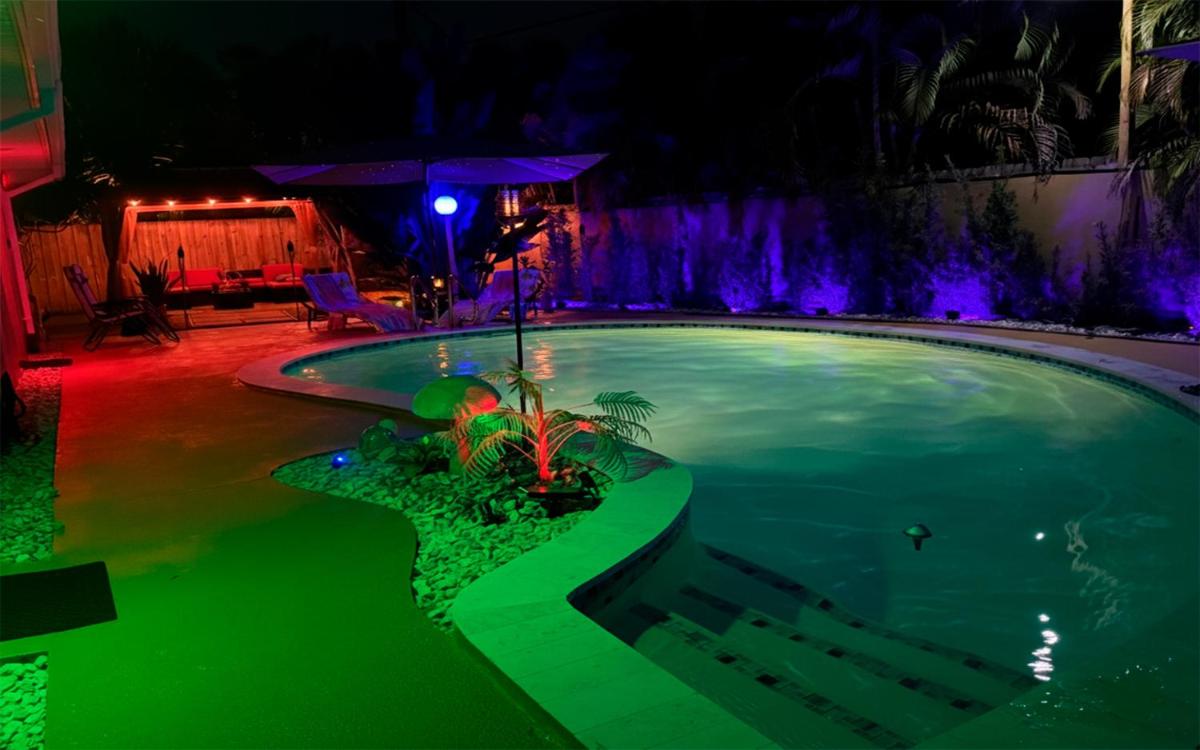 Garden of Manors - Men Only Clothing Optional Boutique Guesthouse in Florida - Housity