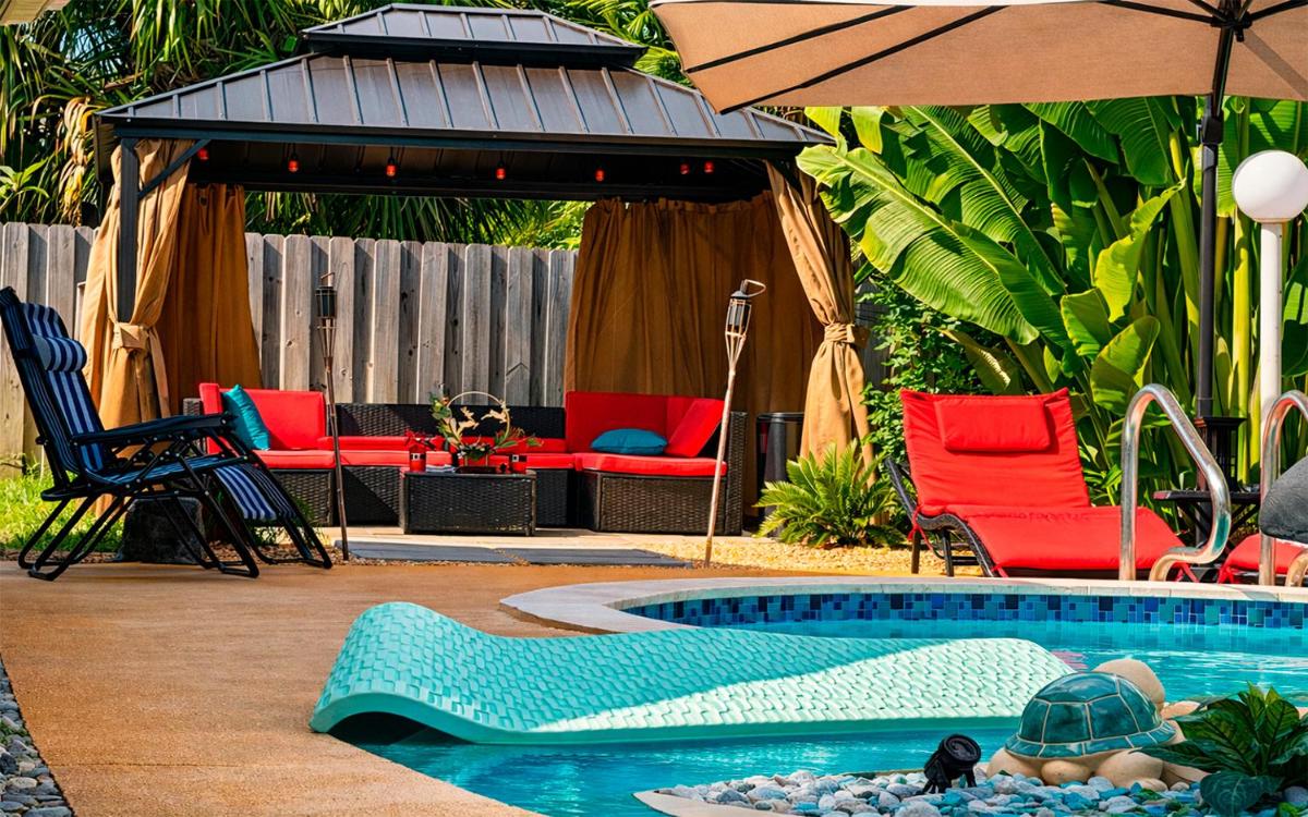Garden of Manors - Men Only Clothing Optional Boutique Guesthouse in Florida - Housity