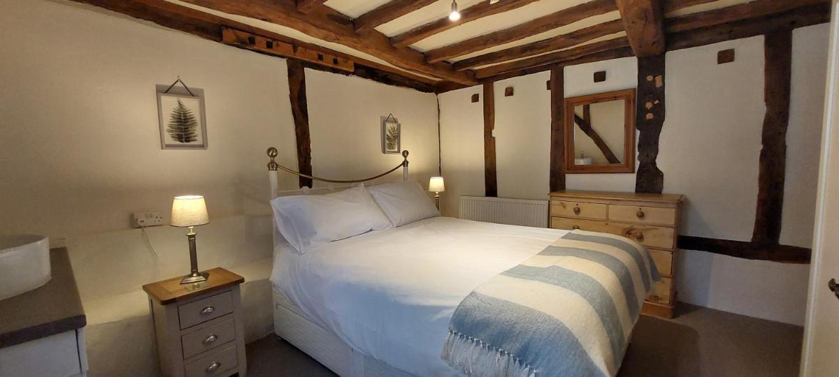 Whitewells Farm Cottages - Housity