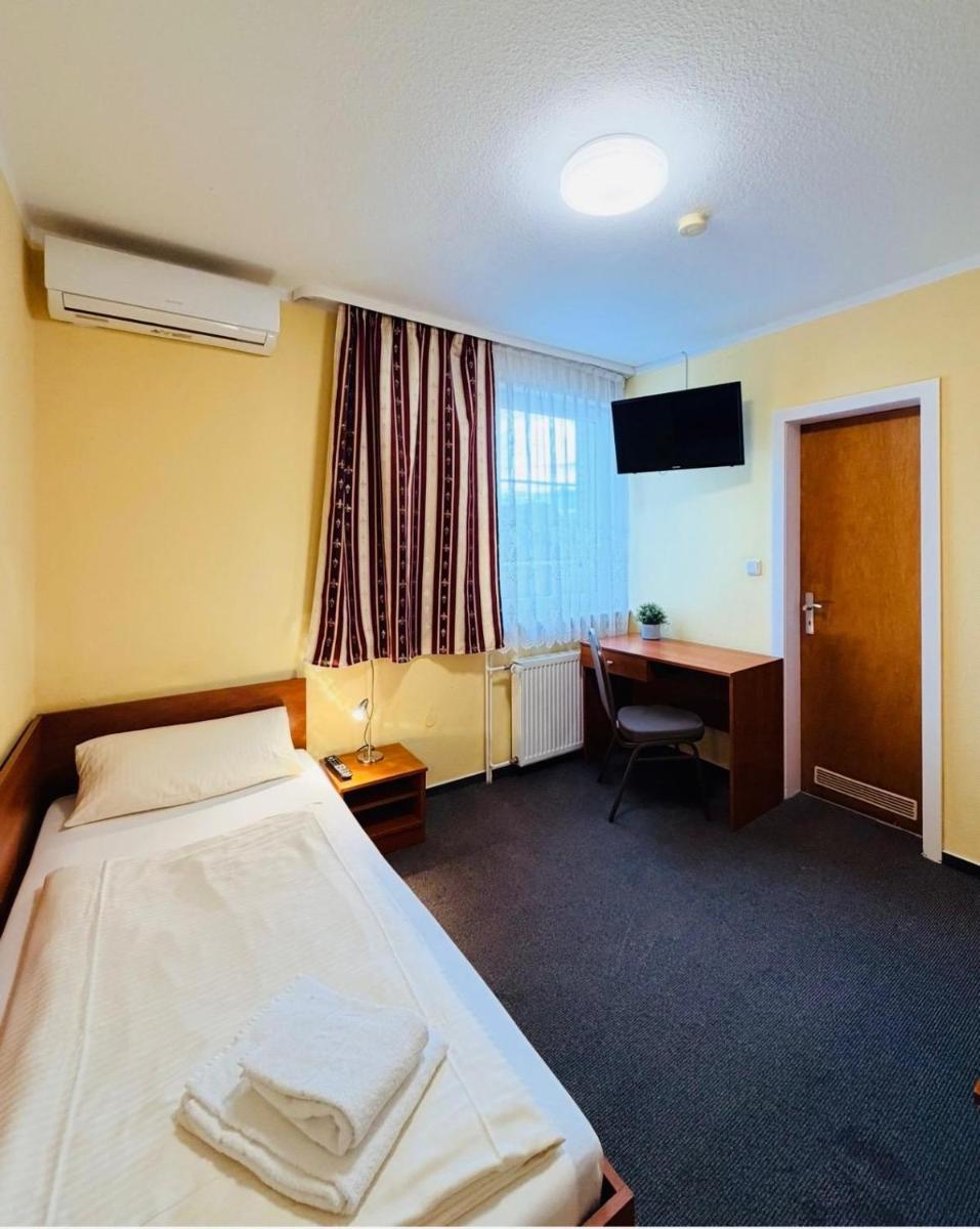 Pension Garbsen - Housity