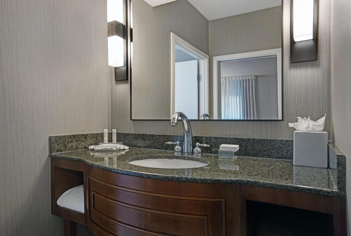 Homewood Suites by Hilton Chicago-Lincolnshire - Housity