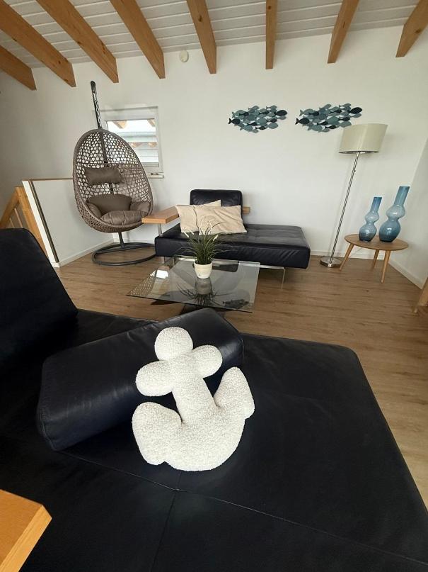 Ein Sitzbereich in der Unterkunft Schwimmende Häuser im BALTIC SEA RESORT