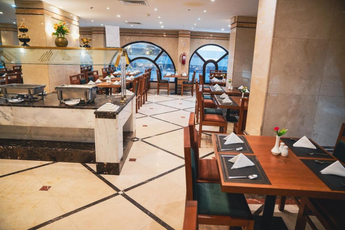 Artal International Hotel - Housity