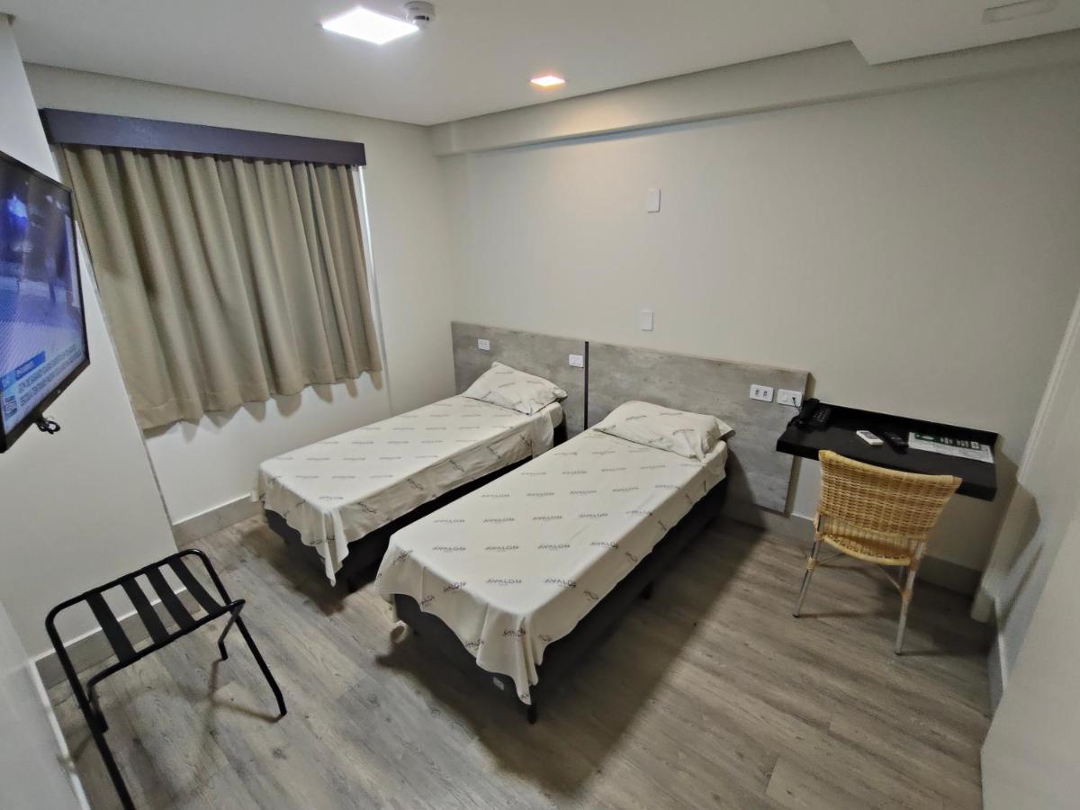 Hotel Avalon Maringá Econômico - Housity