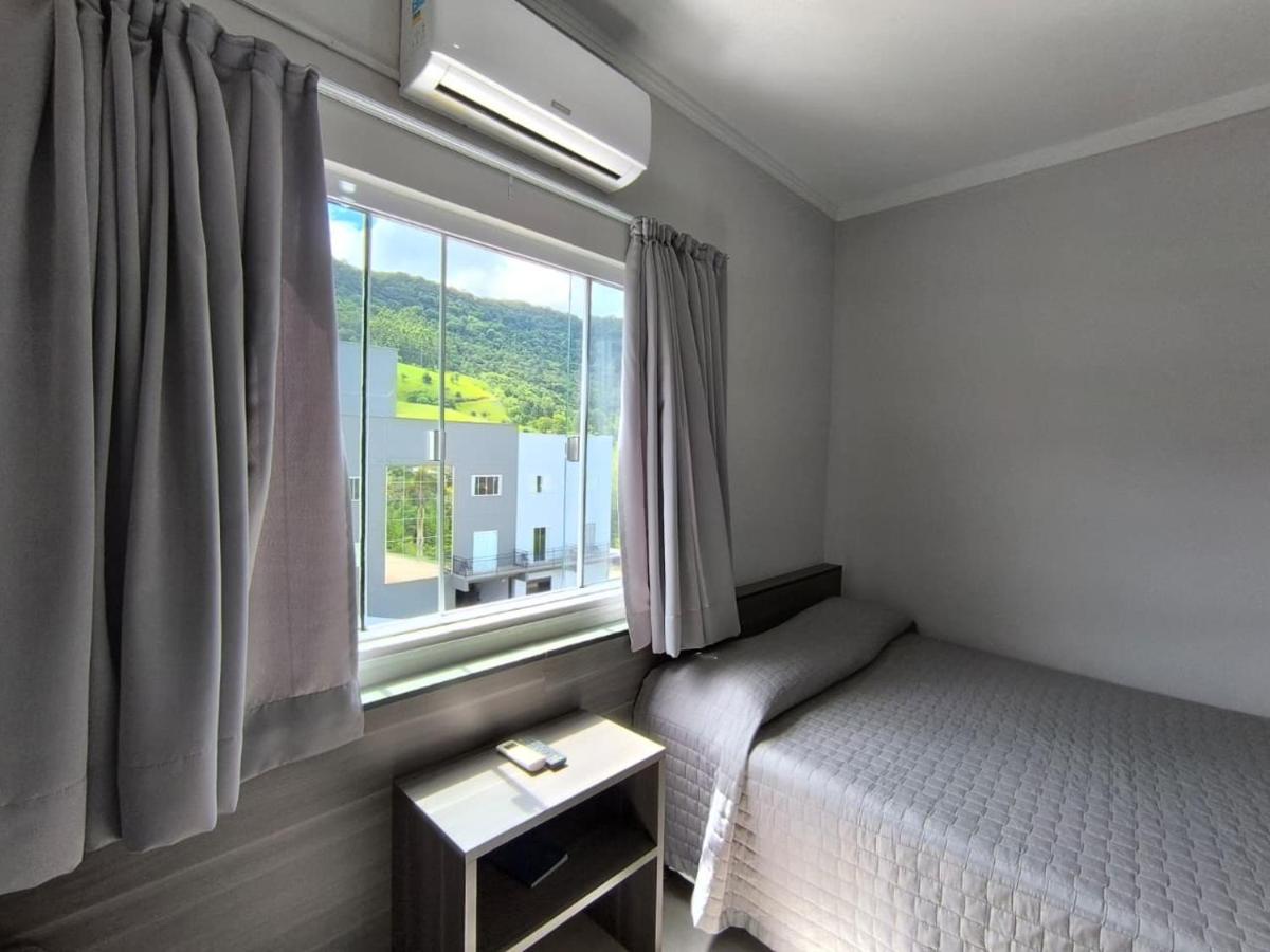 Hotel Bergozza - Housity