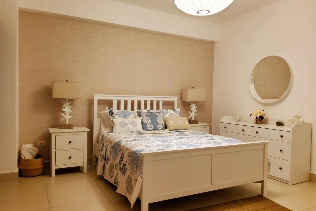 Beach Front Condo! - Housity