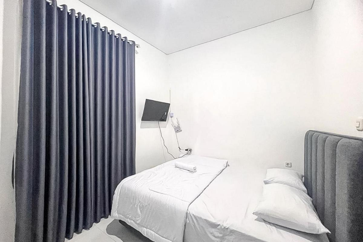 Pilot Guesthouse Tasikmalaya Mitra RedDoorz - Housity