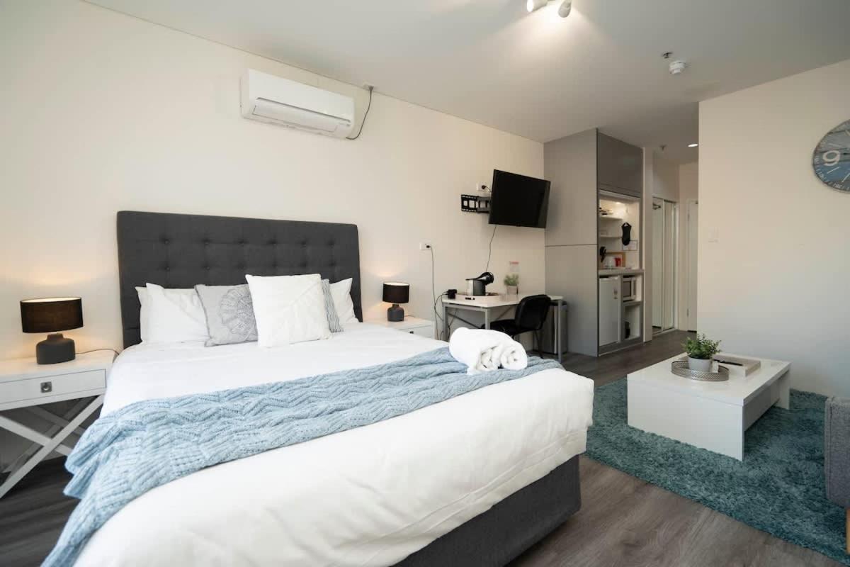 206 Funky Executive Studio Cbd Ac - Hizvo