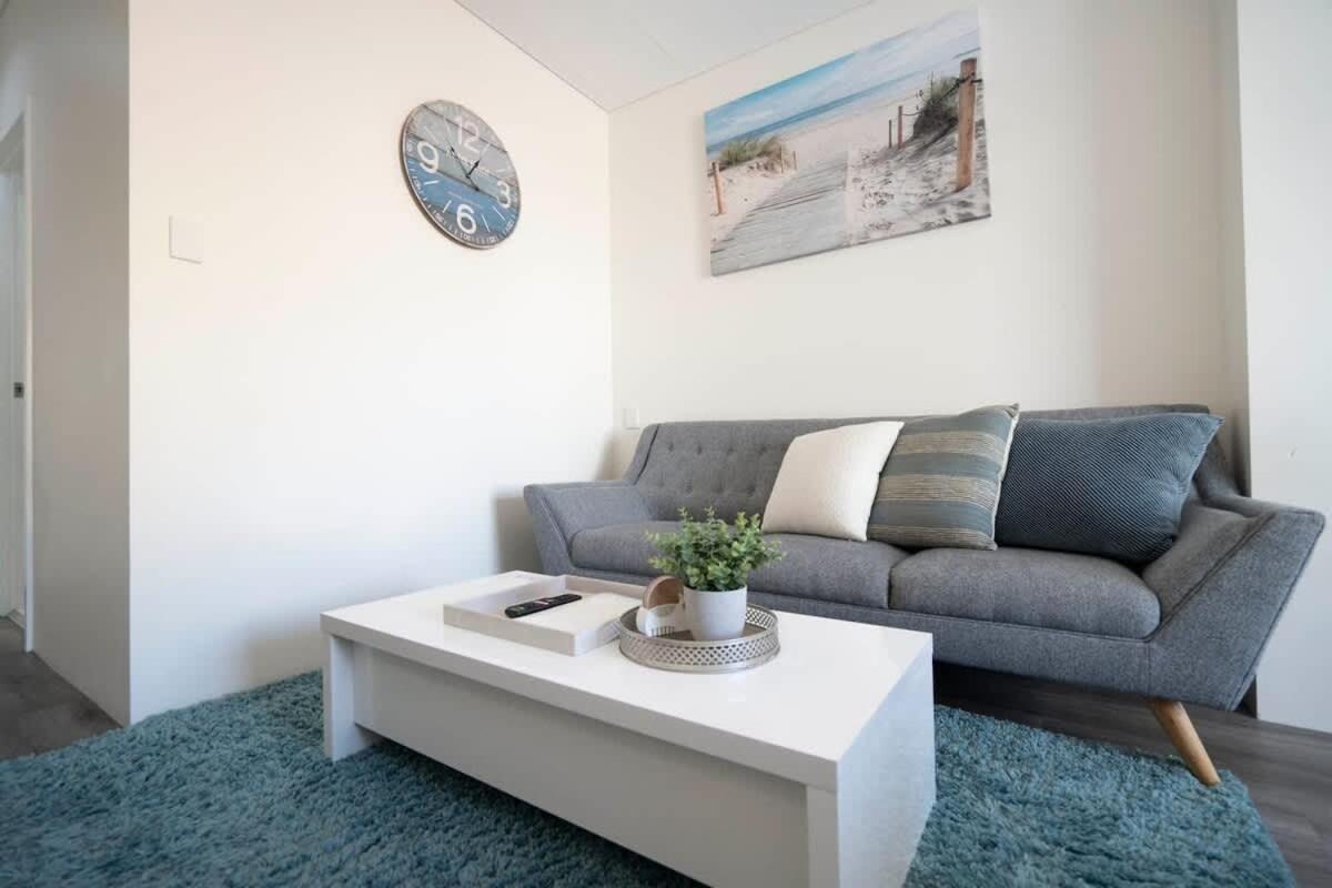 206 Funky Executive Studio Cbd Ac - Hizvo