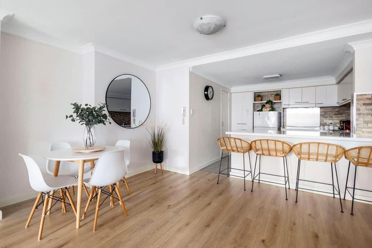2 Paradise Pool Parking Huge 1br Cbd - Housity