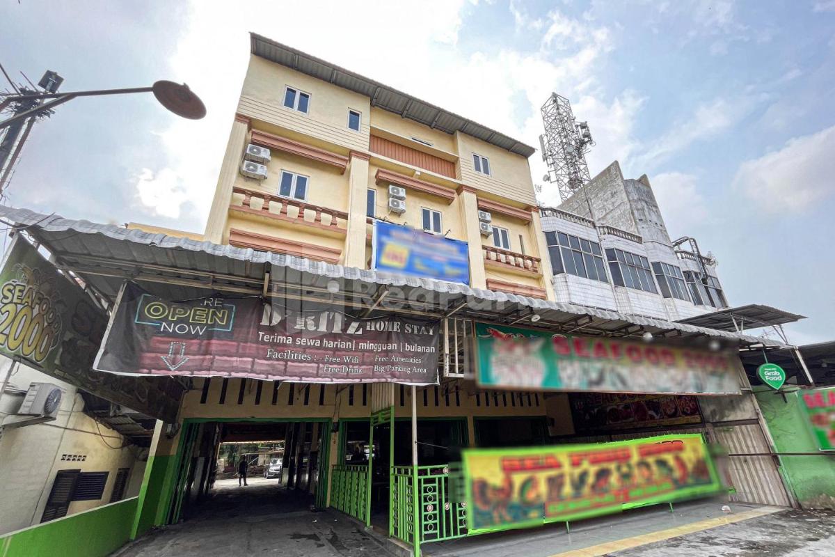 Golden Ritz Homestay Medan Mitra RedDoorz - Hizvo