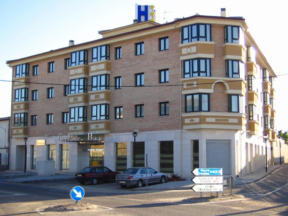 Hotel Puerta de Ocaña - Housity