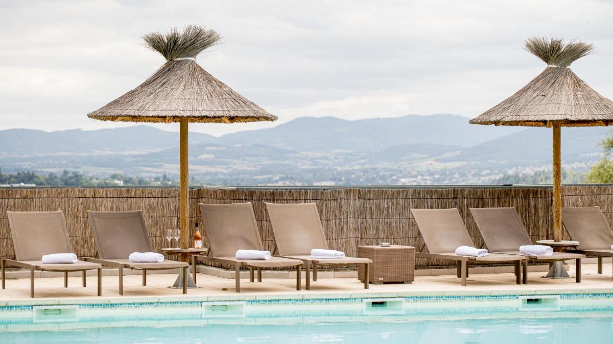 Vue générale sur la montagne ou vue sur la montagne depuis l'hôtel