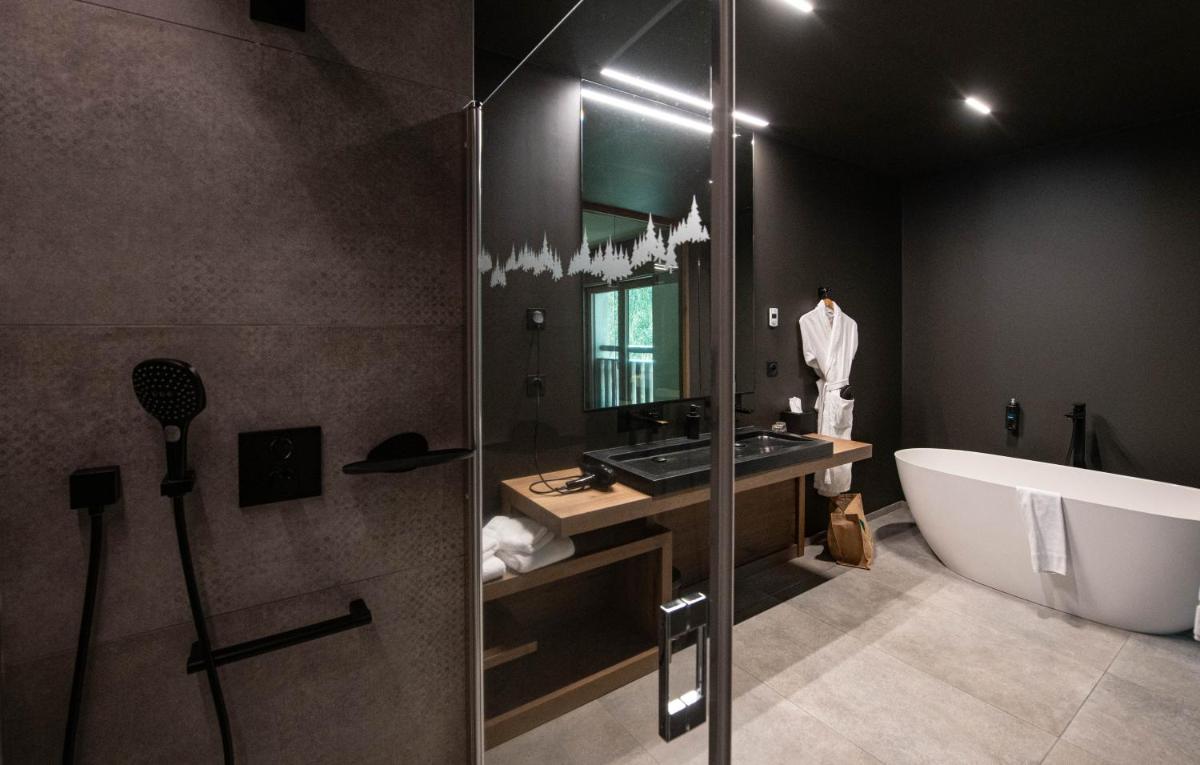 Salle de bains dans l'établissement Chalet Hôtel & Spa Le Collet