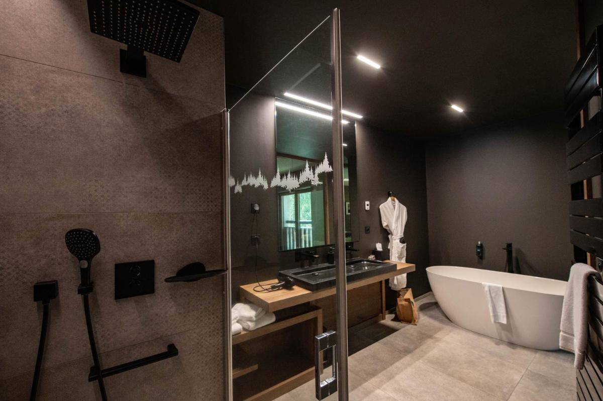 Salle de bains dans l'établissement Chalet Hôtel & Spa Le Collet