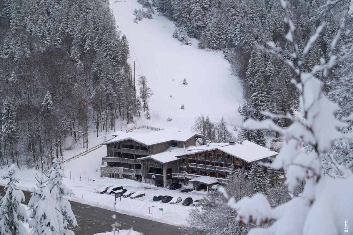 L'établissement Chalet Hôtel & Spa Le Collet en hiver