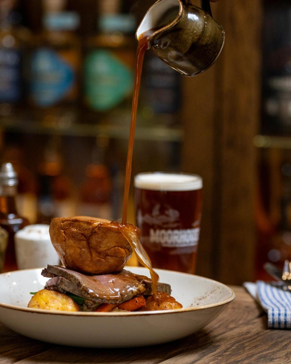 The Lower Buck Inn - Housity