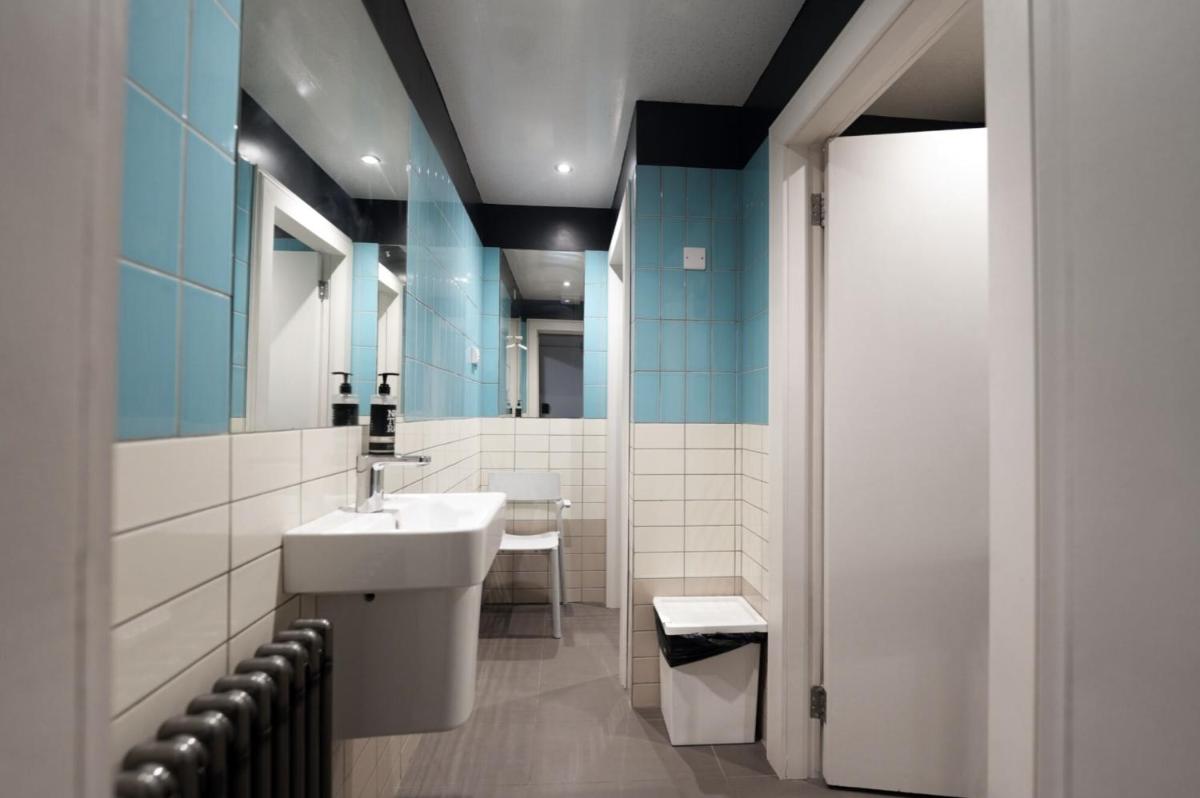 West End Hotel - Housity