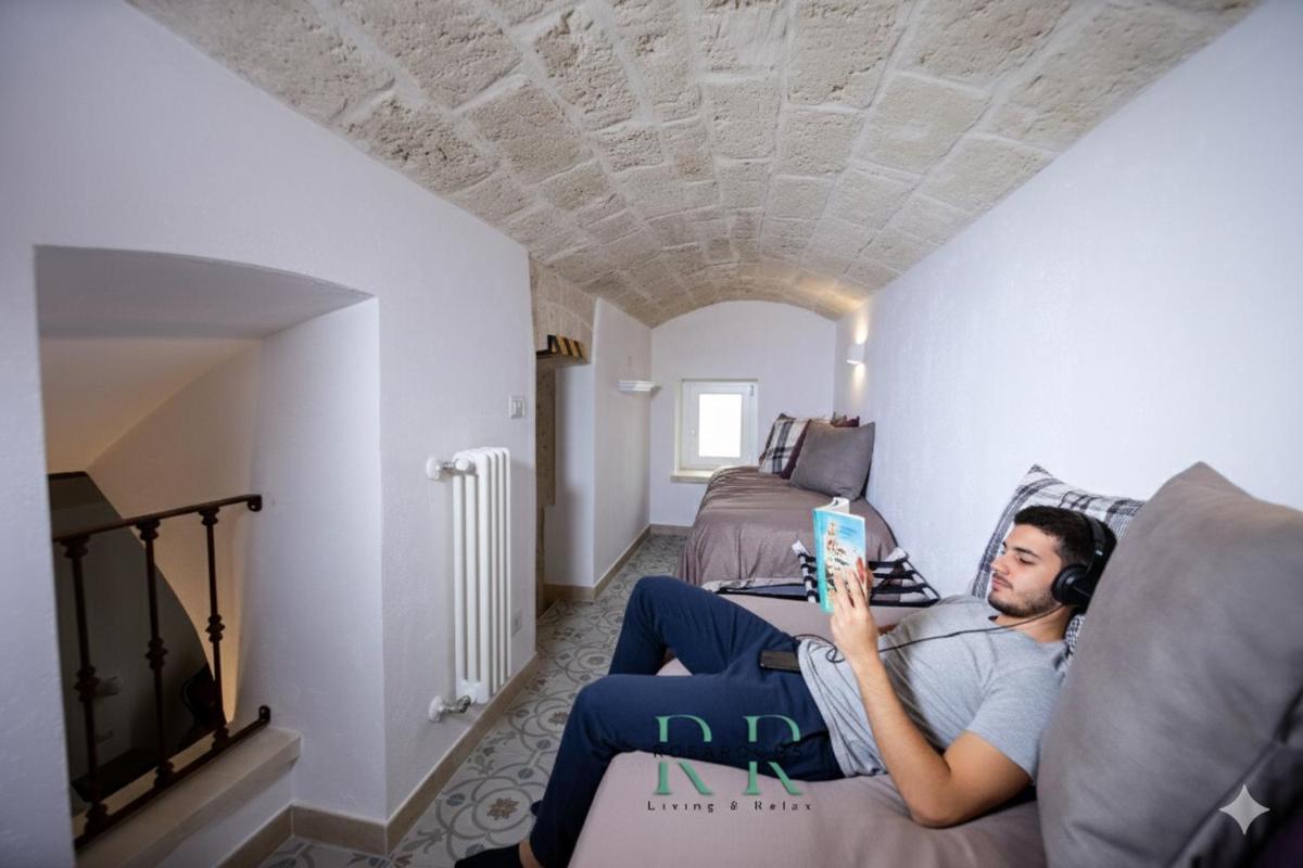 ROSA ROOMS - Dimora di charme - Casa Vacanze per famiglie a Bisceglie - Family House - Housity