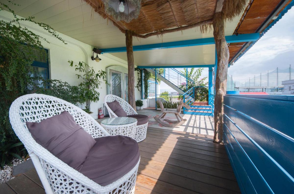 Blissful Star - Housity