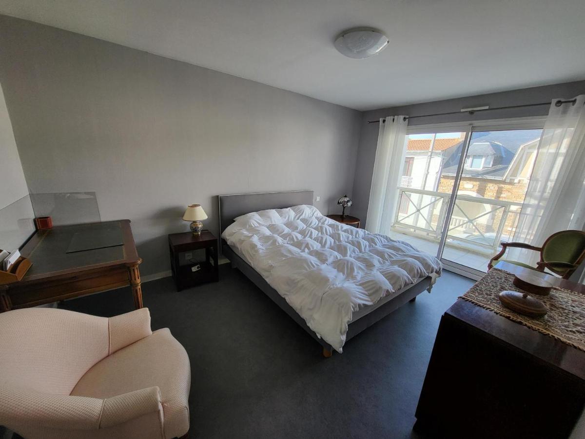 Appartement T3 aux Sables d'Olonne avec Balcon, Garage, à 500m de la Plage et 400m des Commerces - FR-1-92-790 - Housity