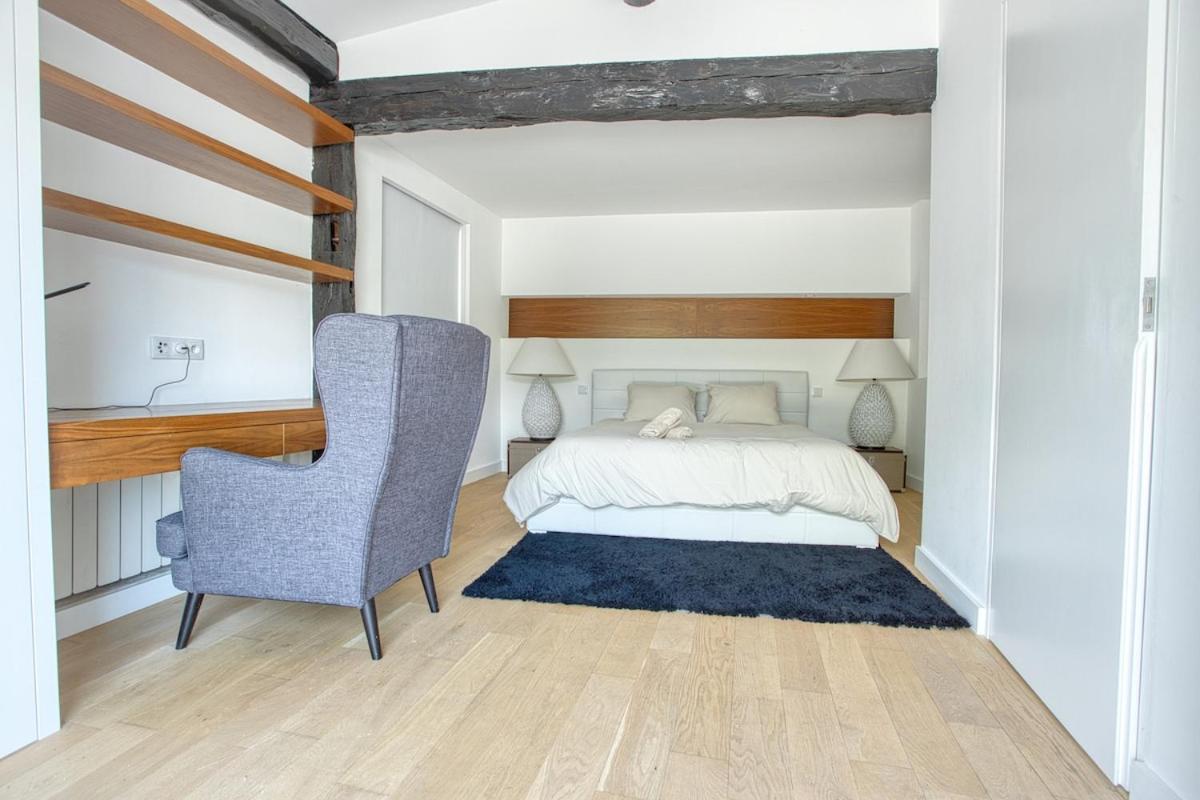 HeberGeneve Grilly Authentique - Housity
