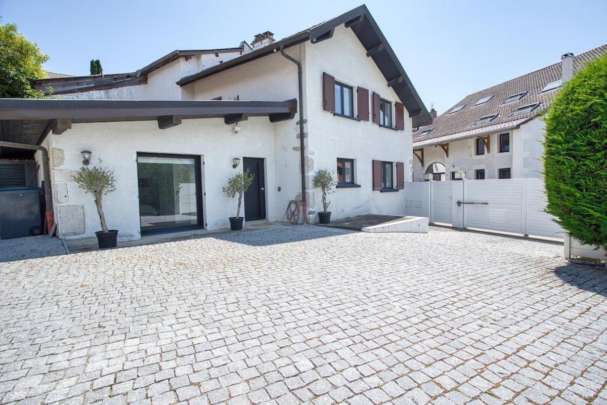 HeberGeneve Grilly Authentique - Housity