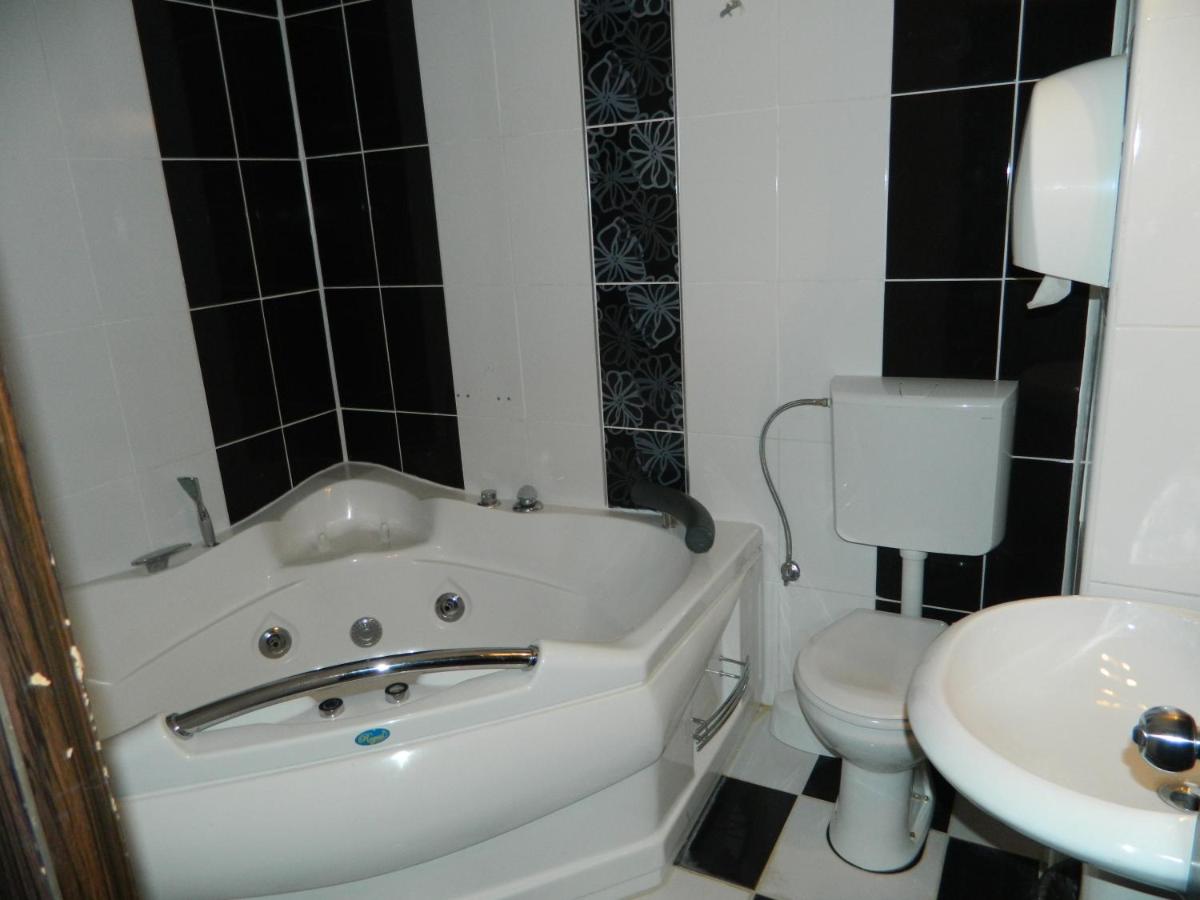 Garni Hotel Rile Men - Housity