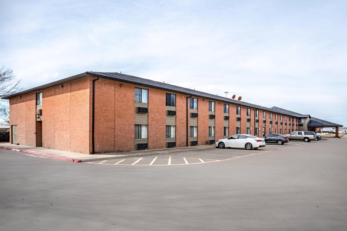 Econo Lodge Inn & Suites Mckinney - Plano North - Housity